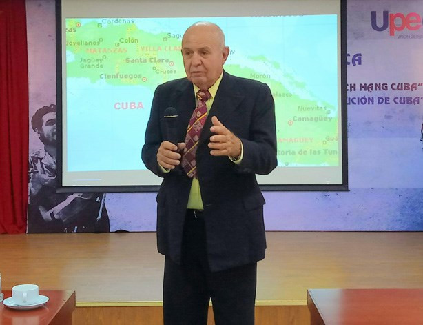 Inaugurada en Hanoi exposición fotográfica en honor a líderes de la revolución cubana ảnh 1 Inaugurada en Hanoi exposición fotográfica en honor a líderes de la revolución cubana ảnh 1