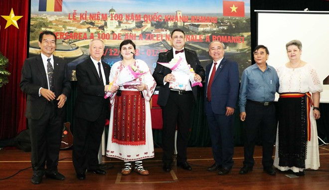 Celebran en ciudad vietnamita centenario de Gran Unidad Rumana ảnh 1 Celebran en ciudad vietnamita centenario de Gran Unidad Rumana ảnh 1