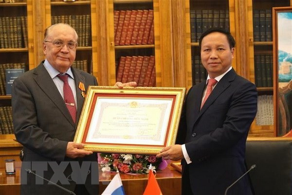 Vietnam otorga Orden de Amistad a Universidad estatal de Rusia ảnh 1 Vietnam otorga Orden de Amistad a Universidad estatal de Rusia ảnh 1