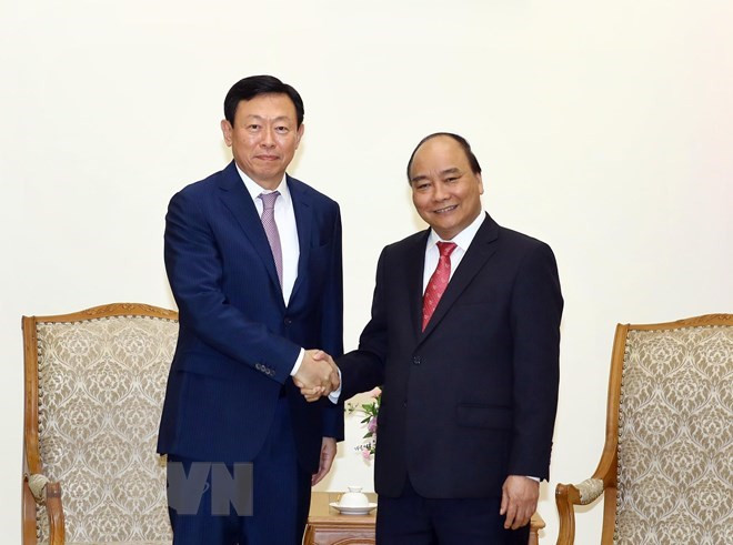 Premier de Vietnam recibe al presidente del conglomerado surcoreano Lotte ảnh 1 Premier de Vietnam recibe al presidente del conglomerado surcoreano Lotte ảnh 1