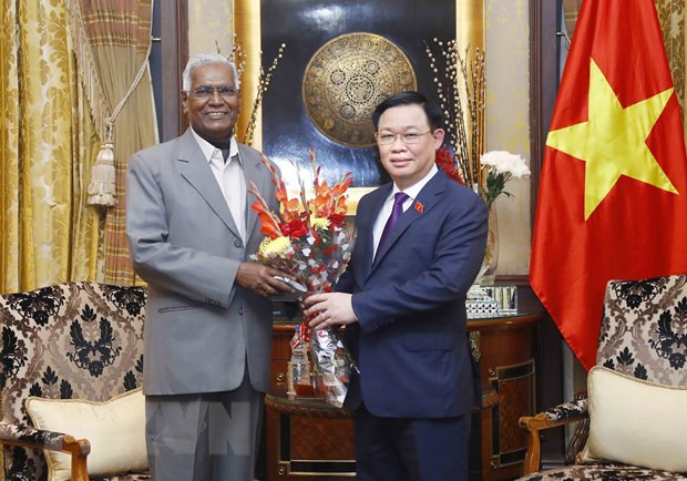 Presidente de la Asamblea Nacional de Vietnam recibe a dirigentes de partidos políticos indios ảnh 1 Presidente de la Asamblea Nacional de Vietnam recibe a dirigentes de partidos políticos indios ảnh 1