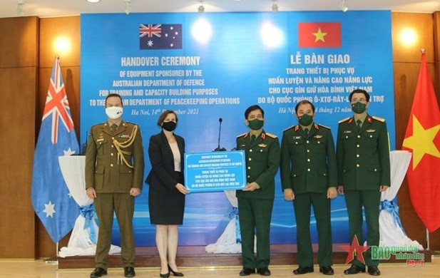 Australia dona a Vietnam equipos de entrenamiento para mantenimiento de la paz ảnh 1 Australia dona a Vietnam equipos de entrenamiento para mantenimiento de la paz ảnh 1