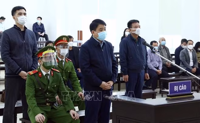 Condenan al exdirigente de Hanoi a ocho años de prisión por abuso de poder ảnh 1