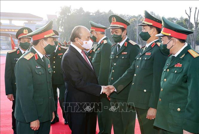 Presidente vietnamita visita el Comando de la Región Militar IV ảnh 1 Presidente vietnamita visita el Comando de la Región Militar IV ảnh 1