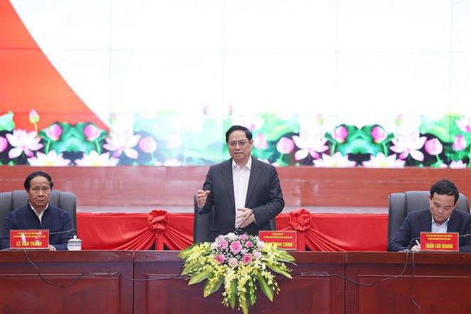 Primer ministro vietnamita realiza visita de trabajo a Hai Phong ảnh 1 Primer ministro vietnamita realiza visita de trabajo a Hai Phong ảnh 1