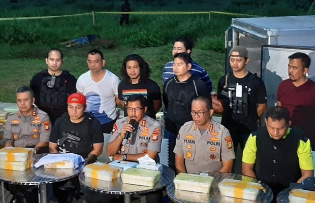 Incautan en Indonesia casi 300 kilogramos de metanfetamina ảnh 1