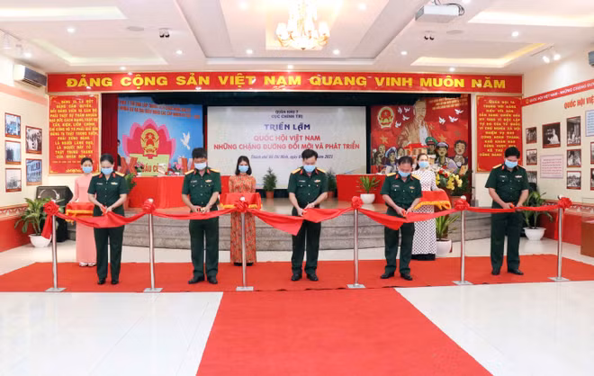 Inauguran exposición sobre Asamblea Nacional de Vietnam ảnh 1 Inauguran exposición sobre Asamblea Nacional de Vietnam ảnh 1