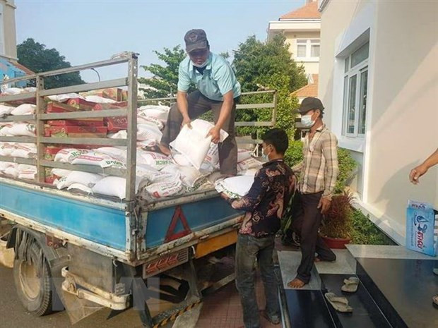 Respaldan a vietnamitas afectados por COVID-19 en Camboya y Laos ảnh 1 Respaldan a vietnamitas afectados por COVID-19 en Camboya y Laos ảnh 1