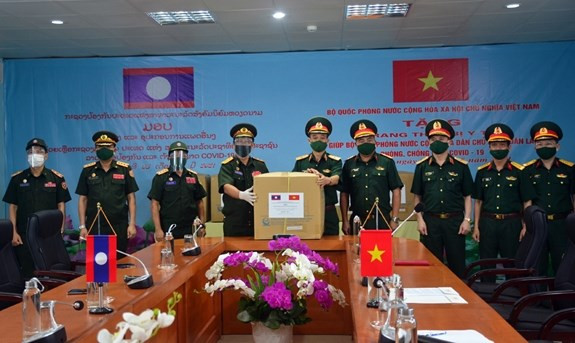 Ministerio de Defensa de Vietnam apoya a Laos en lucha contra el COVID-19 ảnh 1 Ministerio de Defensa de Vietnam apoya a Laos en lucha contra el COVID-19 ảnh 1