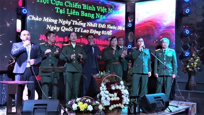 Vietnamitas en Rusia celebran el Día de reunificación nacional ảnh 1 Vietnamitas en Rusia celebran el Día de reunificación nacional ảnh 1