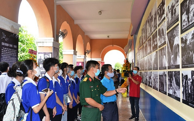 Exposición en Ciudad Ho Chi Minh resalta trayectoria revolucionaria del Tío Ho ảnh 1