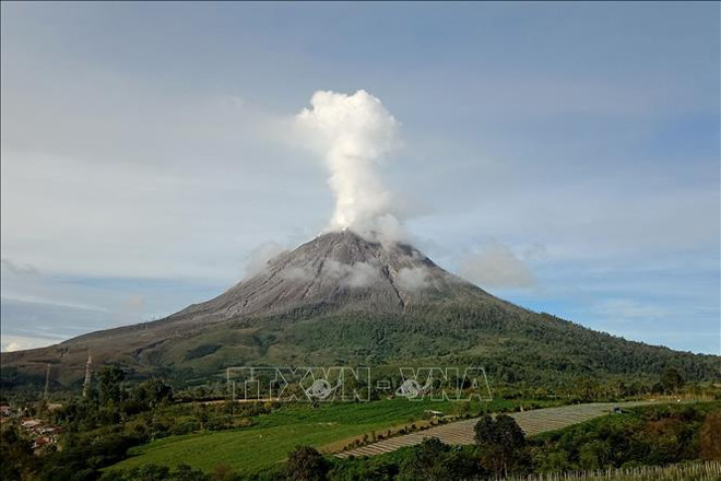 Volcán Sinabung en Indonesia continúa activo ảnh 1 Volcán Sinabung en Indonesia continúa activo ảnh 1