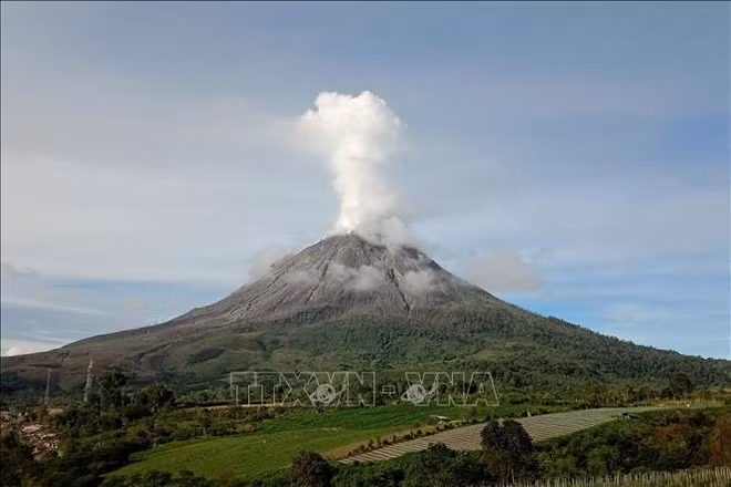 Volcán Sinabung en Indonesia continúa activo ảnh 1 Volcán Sinabung en Indonesia continúa activo ảnh 1