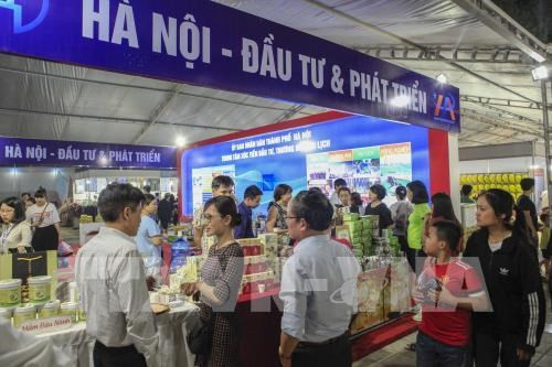 Participan más de 100 empresas en Feria Internacional de Comercio del Noroeste de Vietnam ảnh 1 Participan más de 100 empresas en Feria Internacional de Comercio del Noroeste de Vietnam ảnh 1