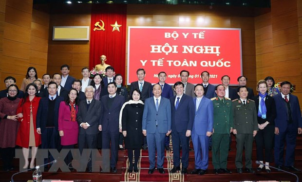 Premier de Vietnam insta al sector de salud a elaborar un plan de acción concreto ảnh 2