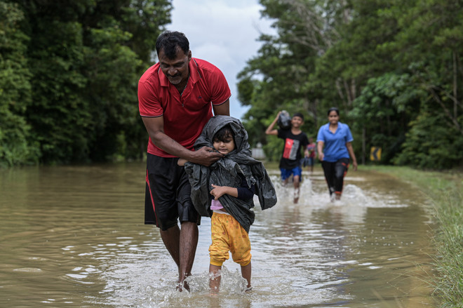 Inundaciones obligan a evacuar a más 28 mil personas en Malasia ảnh 1 Inundaciones obligan a evacuar a más 28 mil personas en Malasia ảnh 1