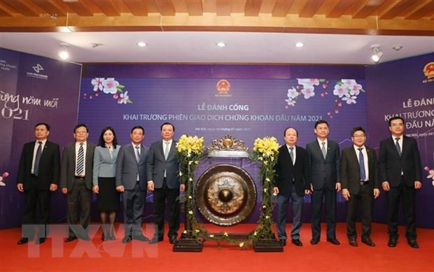 Mercado bursátil de Vietnam abre primera sesión en 2021 ảnh 1 Mercado bursátil de Vietnam abre primera sesión en 2021 ảnh 1