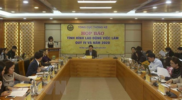 Epidemia de COVID-19 reduce ingresos de casi el 70% de los trabajadores en Vietnam ảnh 1 Epidemia de COVID-19 reduce ingresos de casi el 70% de los trabajadores en Vietnam ảnh 1