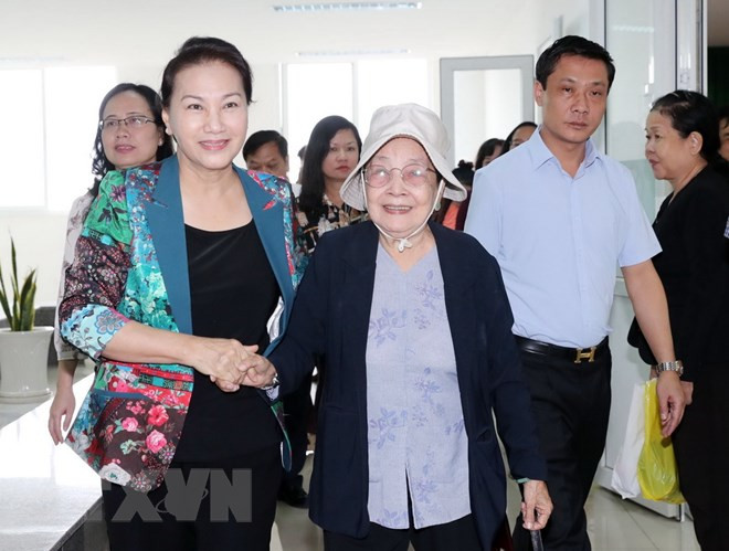 Presidenta del Parlamento vietnamita dialoga con votantes de ciudad de Can Tho ảnh 1 Presidenta del Parlamento vietnamita dialoga con votantes de ciudad de Can Tho ảnh 1