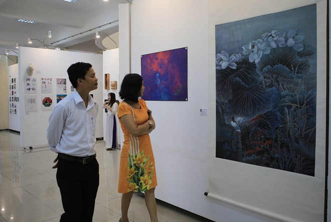 Exposición internacional en ciudad vietnamita presenta obras artísticas de Cuenca del Pacífico ảnh 1