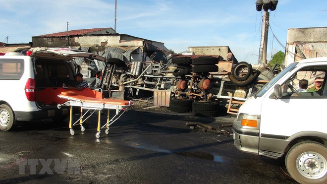 Explosión de camión cisterna deja seis muertos en Vietnam ảnh 1
