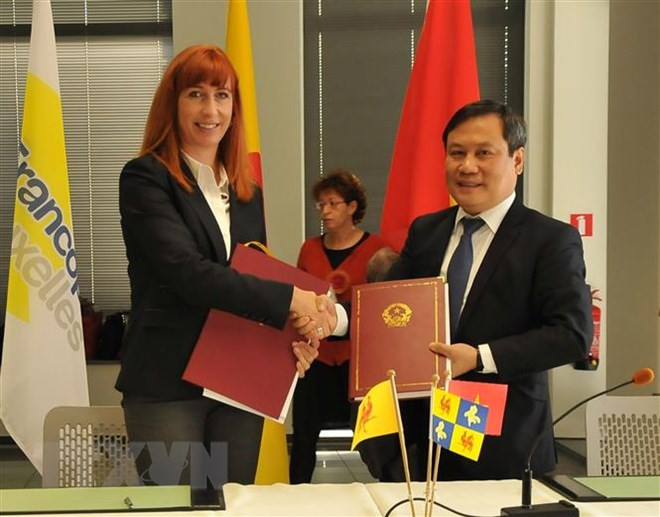 Vietnam firma varios acuerdos de cooperación con región Valona de Bélgica ảnh 1