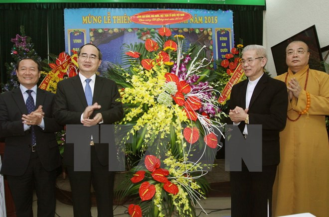 Presidente del Frente de Patria felicita a comunidad religiosa por Navidad ảnh 1 Presidente del Frente de Patria felicita a comunidad religiosa por Navidad ảnh 1