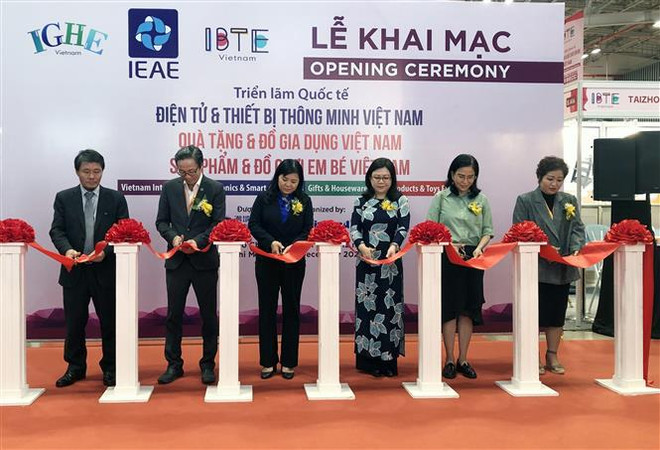 Inauguran nueva edición de la Exposición Internacional del Comercio de Vietnam ảnh 1 Inauguran nueva edición de la Exposición Internacional del Comercio de Vietnam ảnh 1