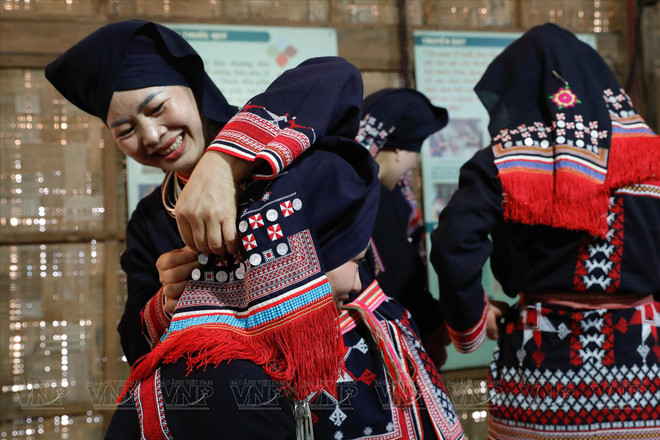 Baile del Año Nuevo Lunar de los dao tien ảnh 2