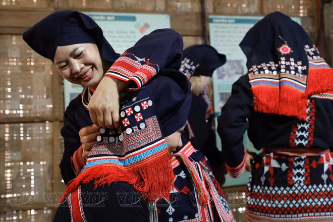 Baile del Año Nuevo Lunar de los dao tien ảnh 2
