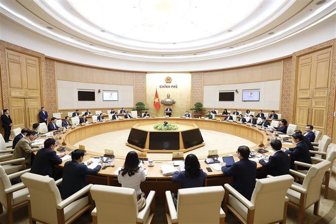 Premier vietnamita preside reunión gubernamental de noviembre ảnh 1 Premier vietnamita preside reunión gubernamental de noviembre ảnh 1