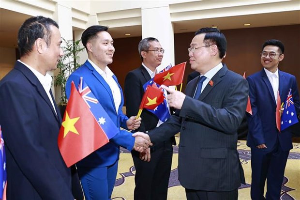Presidente parlamentario se reúne con comunidad vietnamita en Australia ảnh 1 Presidente parlamentario se reúne con comunidad vietnamita en Australia ảnh 1