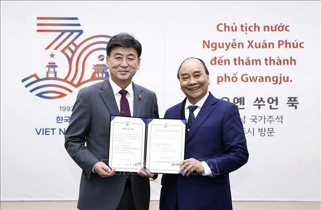 Presidente de Vietnam visita provincia surcoreana de Gyeonggi ảnh 2 Presidente de Vietnam visita provincia surcoreana de Gyeonggi ảnh 2