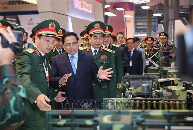 Política de defensa de Vietnam es por la paz, autodefensa y pueblo, afirma premier ảnh 3 Política de defensa de Vietnam es por la paz, autodefensa y pueblo, afirma premier ảnh 3