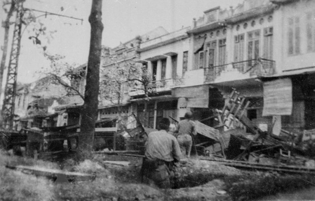 Efectúan muestrario en Hanoi sobre triunfo “Dien Bien Phu en el aire” ảnh 1