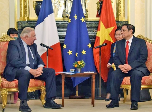 Visita de presidente del Senado de Francia a Vietnam impulsa nexos bilaterales ảnh 2 Visita de presidente del Senado de Francia a Vietnam impulsa nexos bilaterales ảnh 2