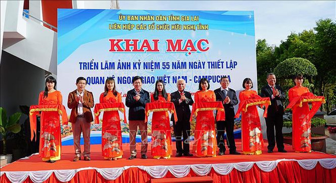 Exposición de fotos marca 55 aniversario de relaciones Vietnam – Camboya ảnh 2