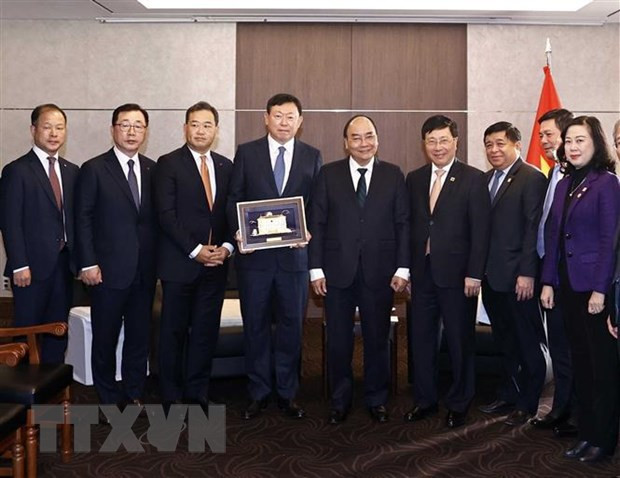 Presidente recibe a grupos sucoreanos con operaciones comerciales en Vietnam ảnh 2 Presidente recibe a grupos sucoreanos con operaciones comerciales en Vietnam ảnh 2