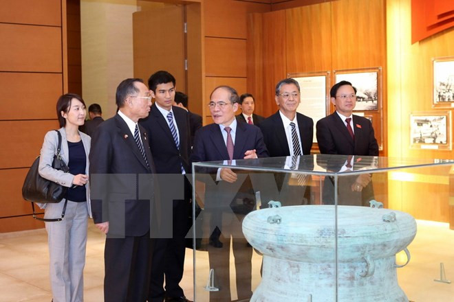 Presidente de Cámara de Consejeros de Japón concluye exitosamente visita a Vietnam ảnh 1 Presidente de Cámara de Consejeros de Japón concluye exitosamente visita a Vietnam ảnh 1