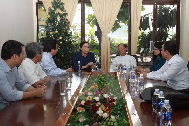 Dirigente vietnamita felicita a comunidad religiosa por Navidad ảnh 1 Dirigente vietnamita felicita a comunidad religiosa por Navidad ảnh 1