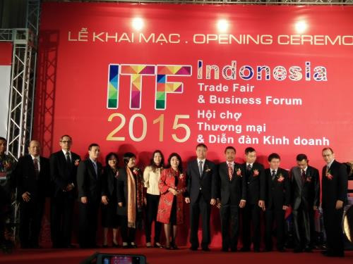 Empresas indonesias presentan productos en feria comercial en Vietnam ảnh 1 Empresas indonesias presentan productos en feria comercial en Vietnam ảnh 1