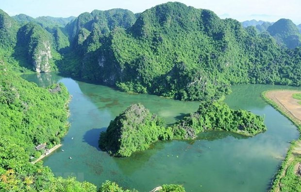 Provincia vietnamita de Ninh Binh por brindar servicios a ocho millones de turistas en 2020 ảnh 1 Provincia vietnamita de Ninh Binh por brindar servicios a ocho millones de turistas en 2020 ảnh 1