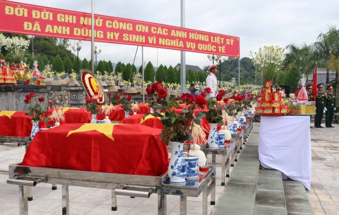 Repatrían restos de mártires vietnamitas caídos en Laos ảnh 1 Repatrían restos de mártires vietnamitas caídos en Laos ảnh 1
