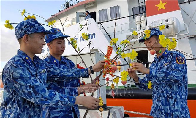 Envían en Vietnam regalos a soldados y pobladores en área isleña por motivo del Año Nuevo Lunar ảnh 1 Envían en Vietnam regalos a soldados y pobladores en área isleña por motivo del Año Nuevo Lunar ảnh 1