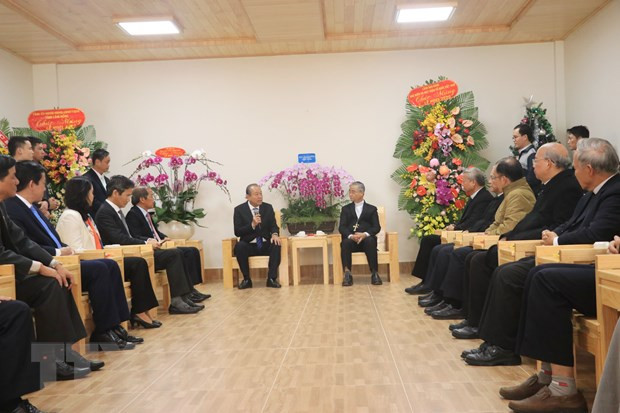 Felicita dirigente vietnamita a diócesis de Da Lat e Iglesia Evangélica por Navidad ảnh 1 Felicita dirigente vietnamita a diócesis de Da Lat e Iglesia Evangélica por Navidad ảnh 1