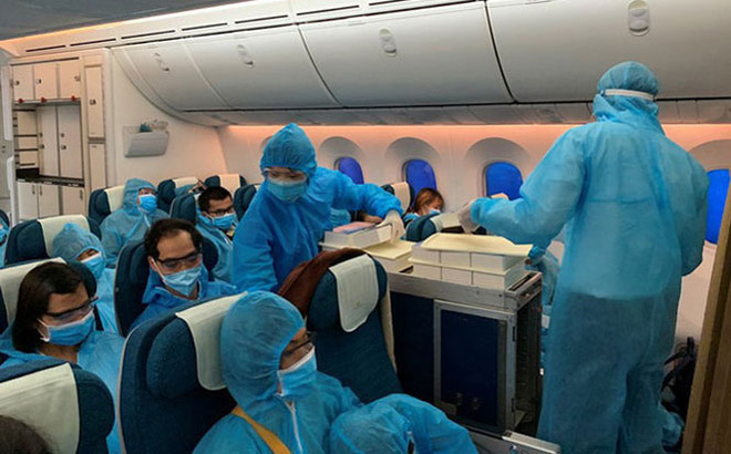 Repatrian a más de 240 ciudadanos vietnamitas desde Singapur ảnh 1 Repatrian a más de 240 ciudadanos vietnamitas desde Singapur ảnh 1