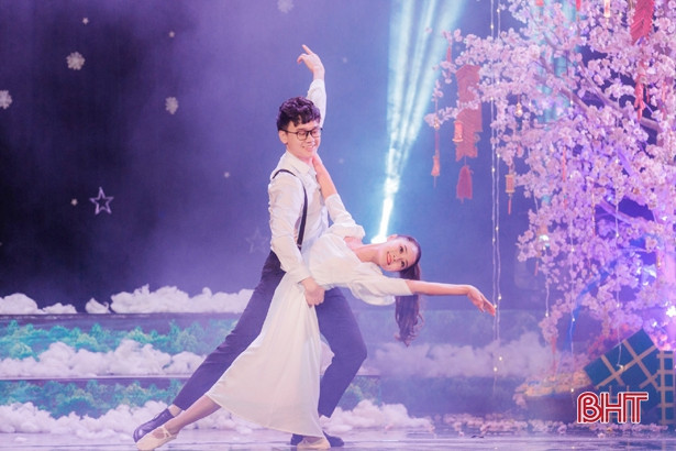 Regresará programa artístico de Navidad a favor de niños étnicos vietnamitas ảnh 1 Regresará programa artístico de Navidad a favor de niños étnicos vietnamitas ảnh 1