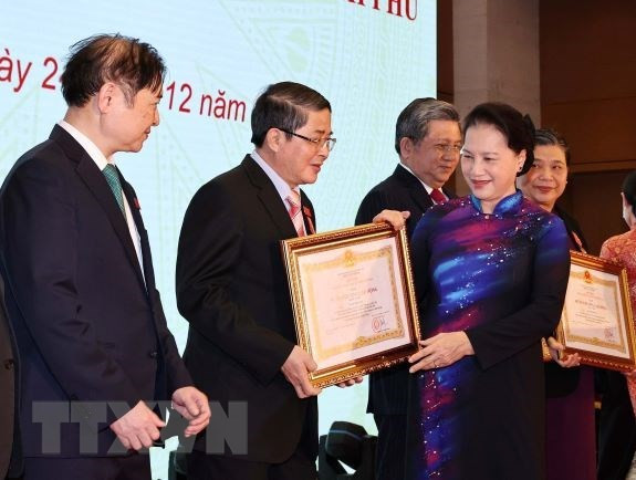 Otorgan Orden del Trabajo y Certificado de Mérito por aportes al Parlamento de Vietnam ảnh 1 Otorgan Orden del Trabajo y Certificado de Mérito por aportes al Parlamento de Vietnam ảnh 1