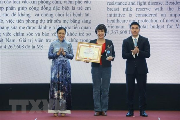 Entregan certificados de méritos a organizaciones no gubernamentales extranjeras en Vietnam ảnh 1 Entregan certificados de méritos a organizaciones no gubernamentales extranjeras en Vietnam ảnh 1