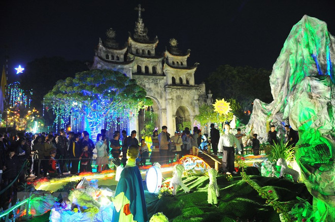 Celebran Navidad en la catedral de piedra más singular de Vietnam ảnh 1 Celebran Navidad en la catedral de piedra más singular de Vietnam ảnh 1